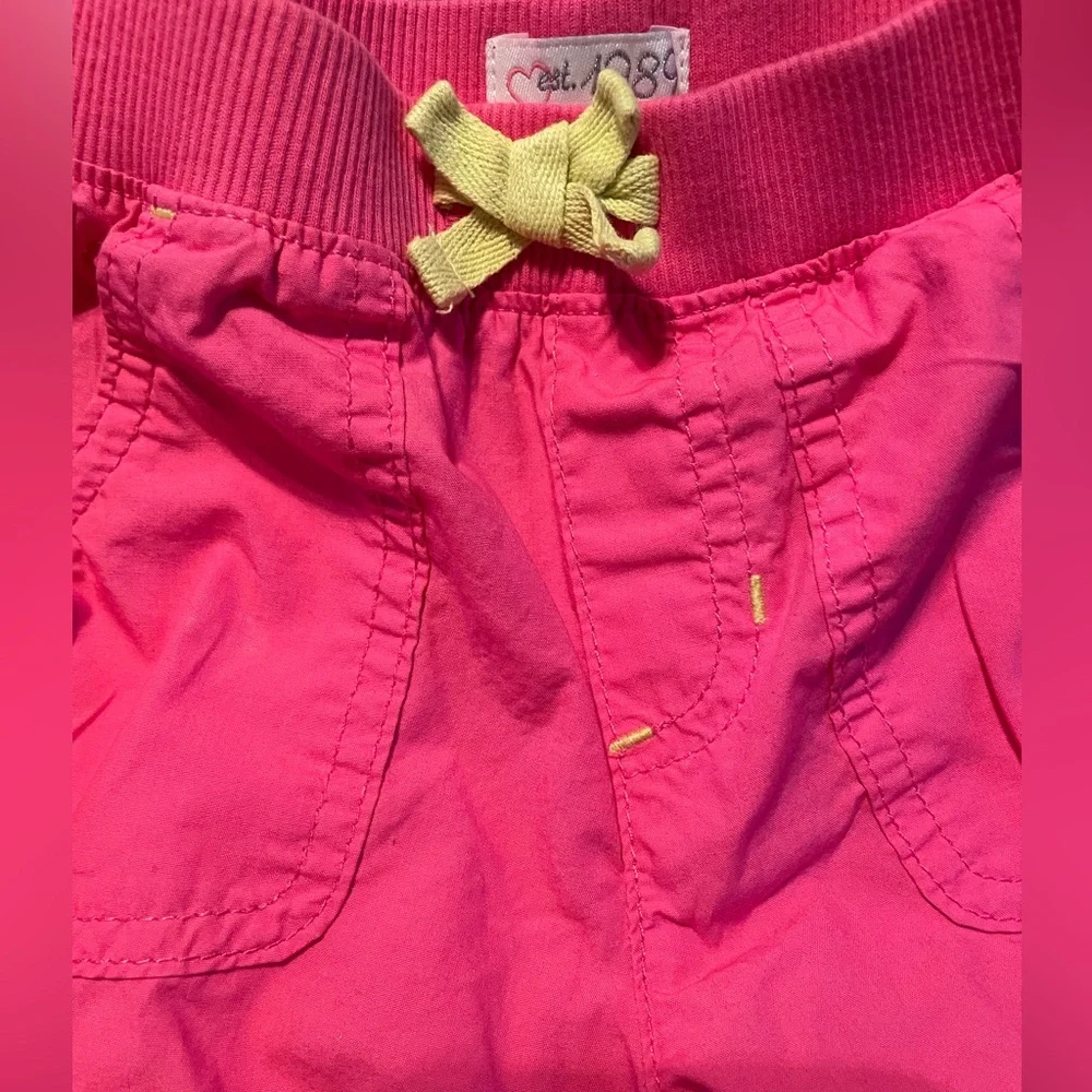 👑 Toddler Girls 4T 2 piece. Peach Pants and Top. Has Sparkle fit for a Queen EUC